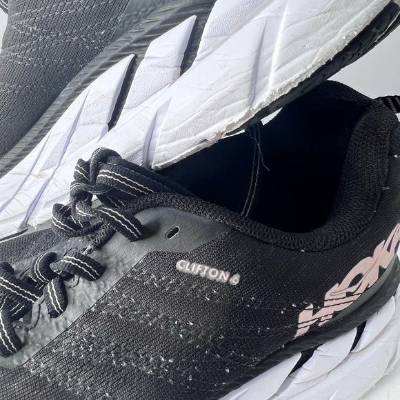 Women’s Hoka One One Clifton 6 Sz 9 Running Shoes Black White - Picture 2 of 7